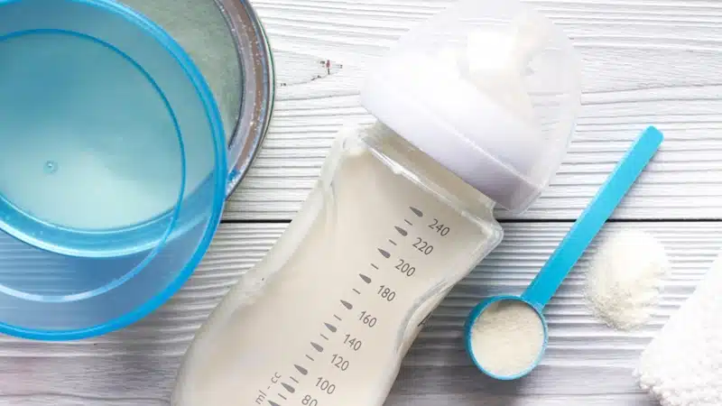 Comment choisir le meilleur lait infantile pour votre enfant
