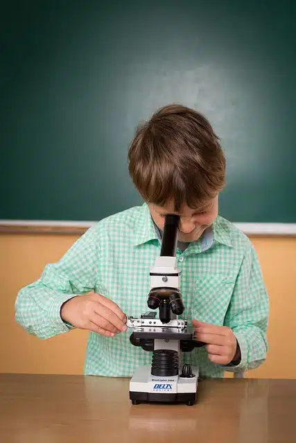 microscope enfant activités ludiques